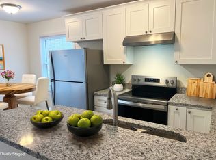 200 N Peartree Ln #202, Raleigh, NC 27610