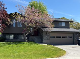 4321 W Lakeshore Dr, Moses Lake, WA 98837