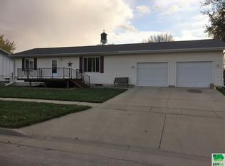 310 W Pleasant St, Elk Point, SD 57025