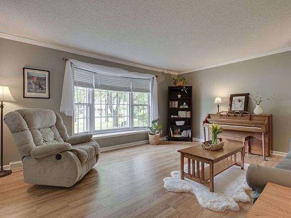 2nd image of 104 Coastal Ct W
