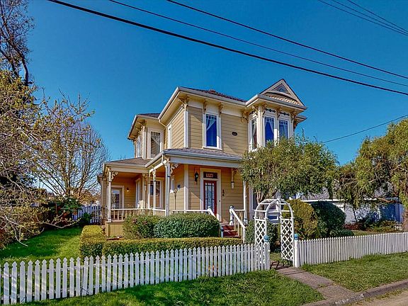 2nd image of 1337 Lincoln St