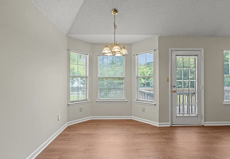 100 River Oaks Dr — Photo 8