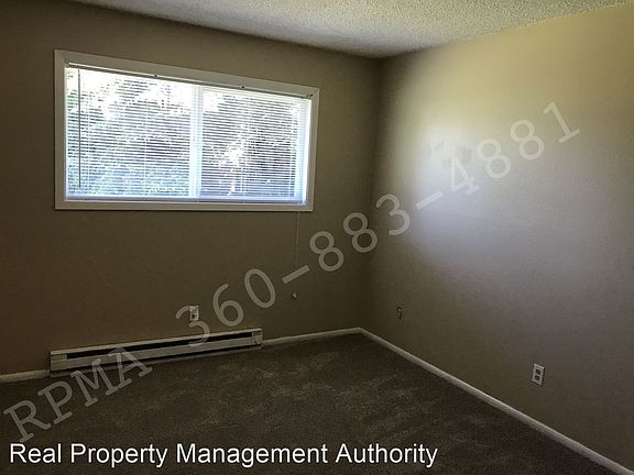 4th image of 803 NE 104th Ave