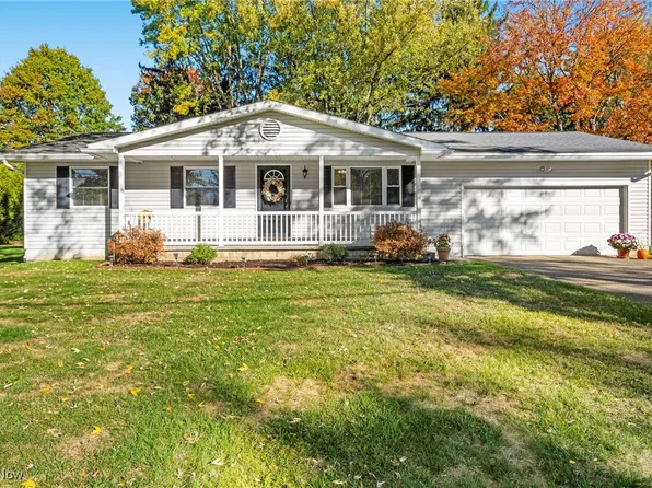 3017 Greenridge Rd, Barberton, OH 44203