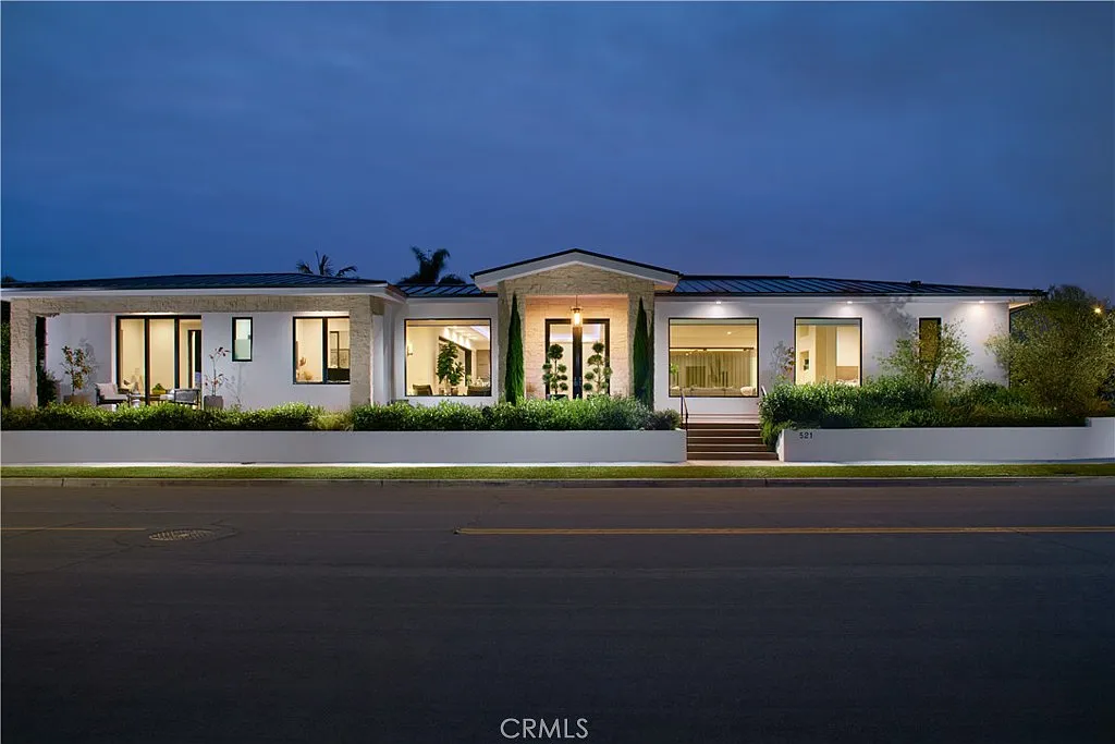 Building Photo - 521 Angelita Dr