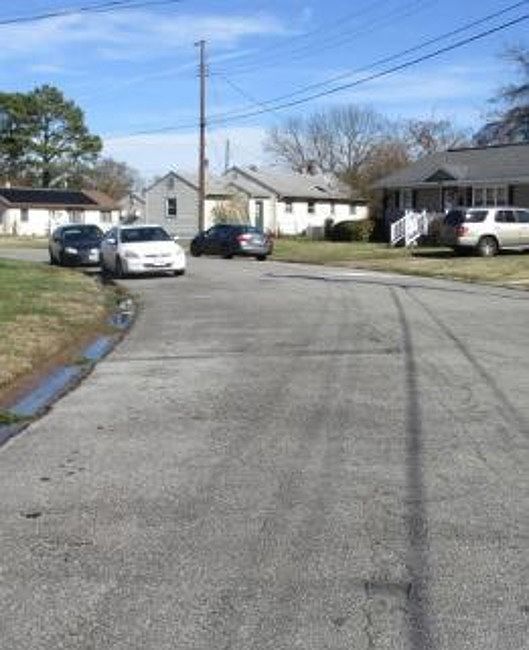 Exterior Neighborhood (street photo)