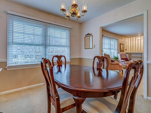 5th image of 3038 Tamarack Trl