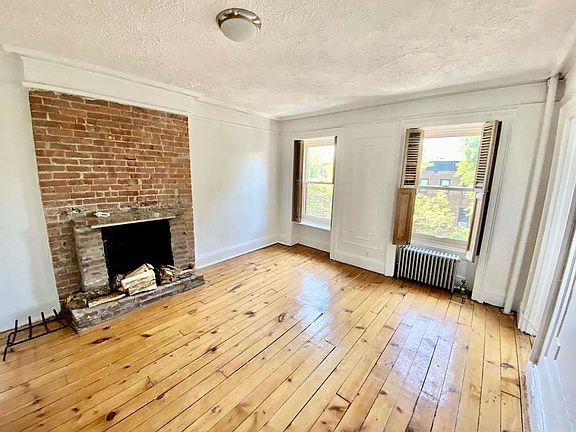 2nd image of 393 Sackett St Floor 3