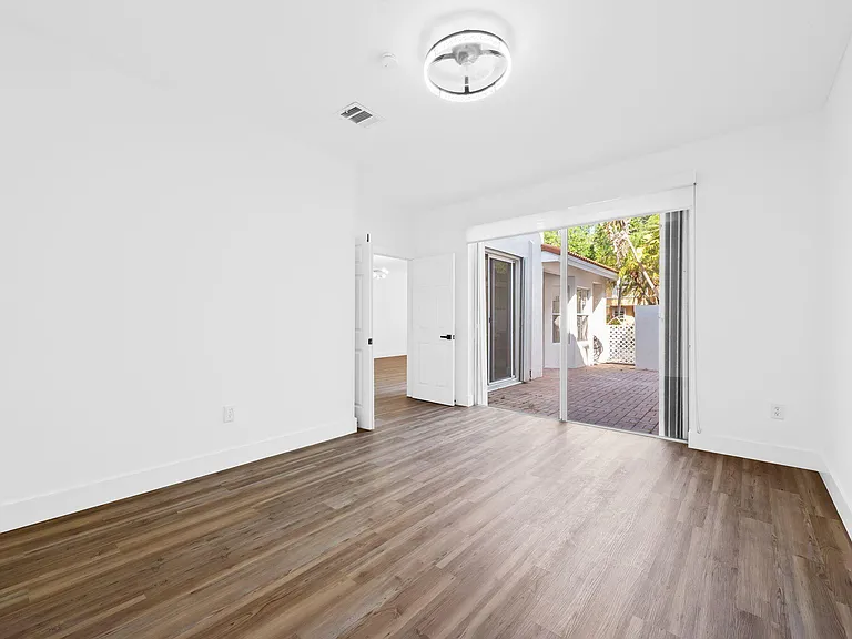 1551 Seagrape Way — Photo 26