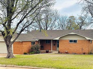 317 S 17th St, Clinton, OK 73601