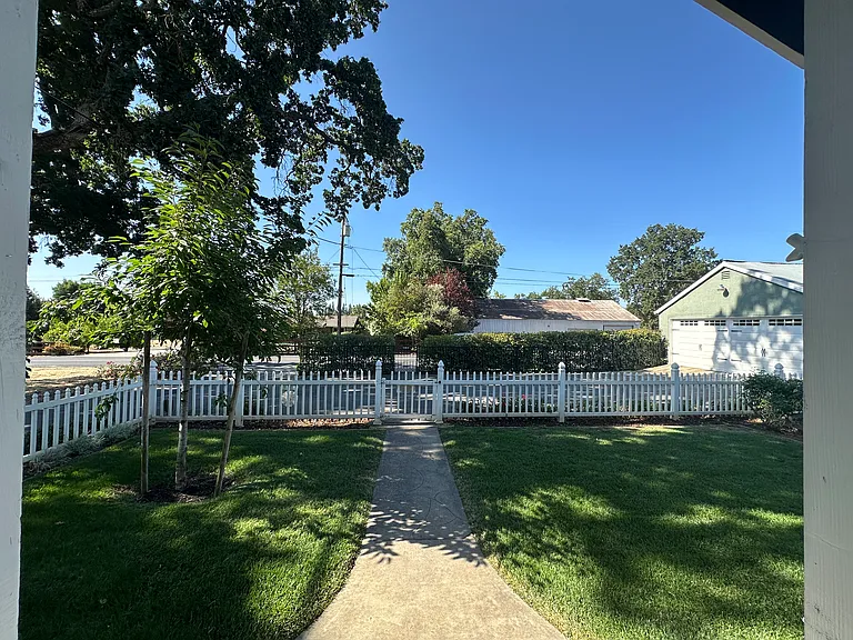 2400 Central Ave — Photo 10