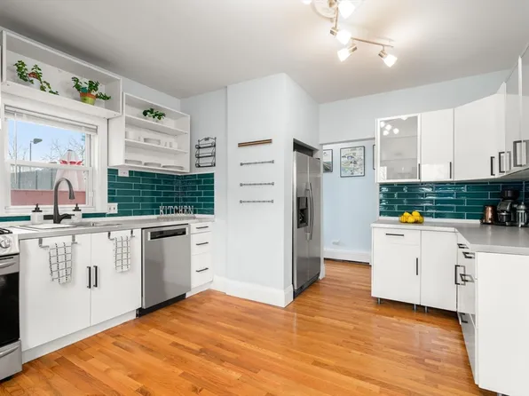 7 Meacham St #7, Somerville, MA 02145