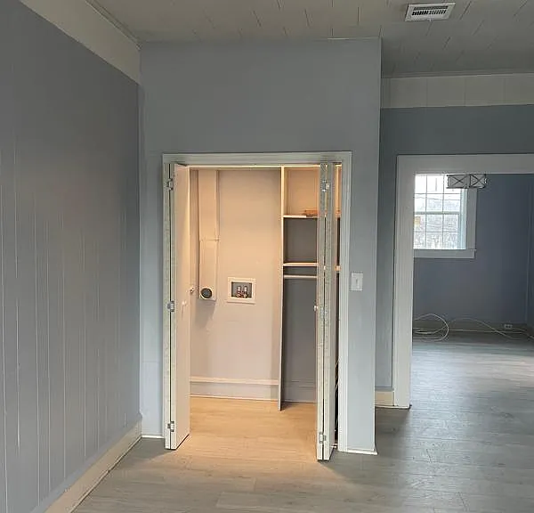 2601 Fort Ave #4 — Photo 3