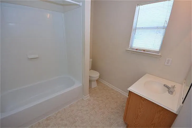 8106 Arrington Forest Ln — Photo 18