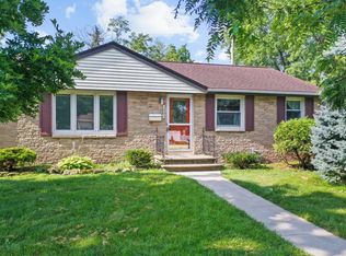 1201 Bond St, Green Bay, WI 54303