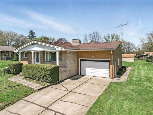 1734 S Judy Lynn Dr, Farrell, PA 16121