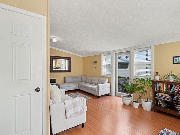 4th image of 600 Saint Clair Ave NW
