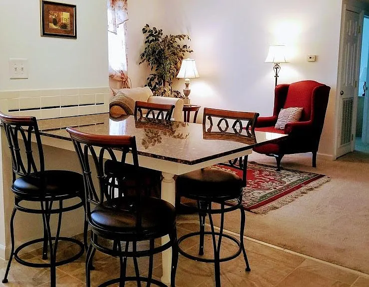 Chestnut Heights Apartments — Photo 3