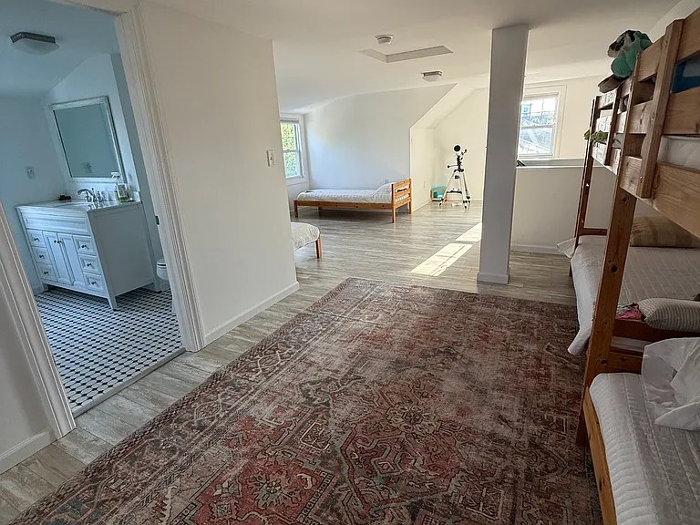 18 Neptune Ave — Photo 10