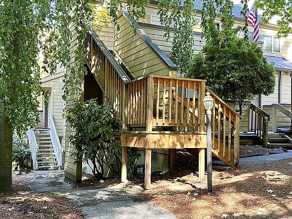 4th image of 1601 NE 113th St APT 411