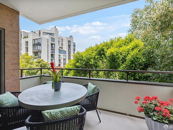 3rd image of 101 Lombard St APT 103E