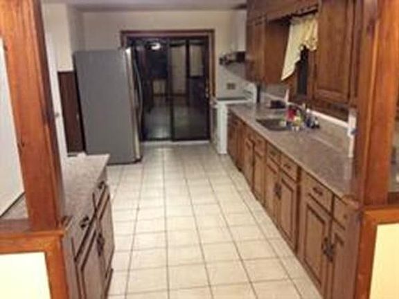3rd image of 167 Norfolk St #0