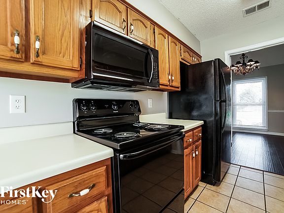 5th image of 5605 Bordeaux Cir W
