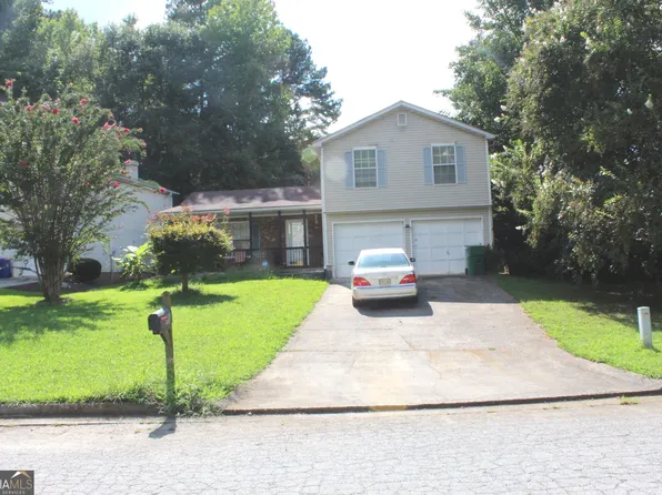 829 Carlingford Pl, Lithonia, GA 30058