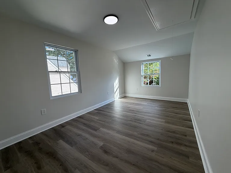413 Evans Ave — Photo 14