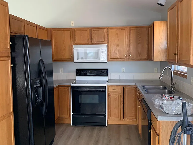 10826 W Ryan St — Photo 5