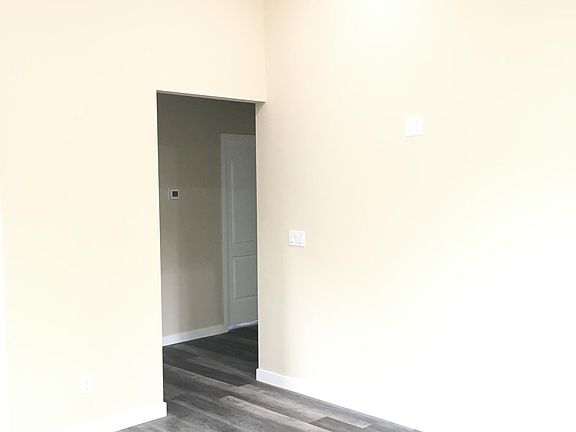 5th image of 3013 Finch St