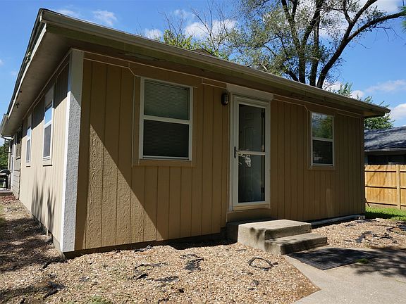 4210 Front View of Unit