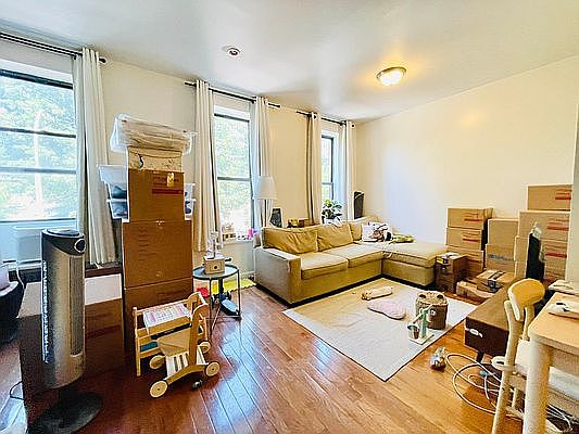 4th image of 154 16th St Floor 2
