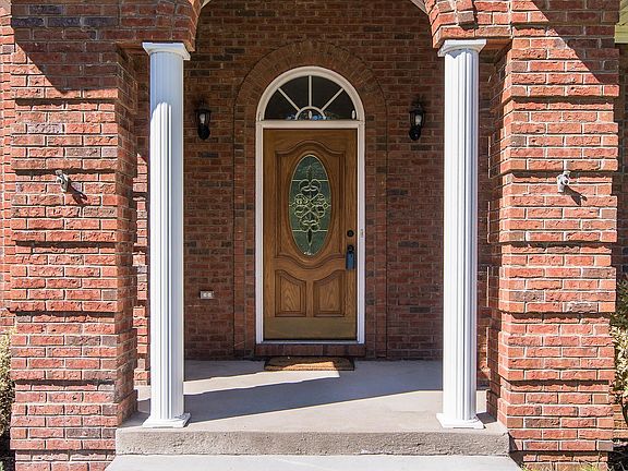 4th image of 2016 Long Meadow Ct