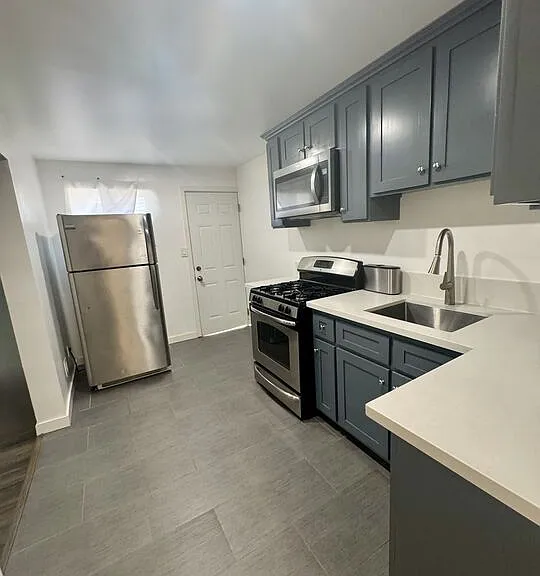 2911 W Florence Ave — Photo 7