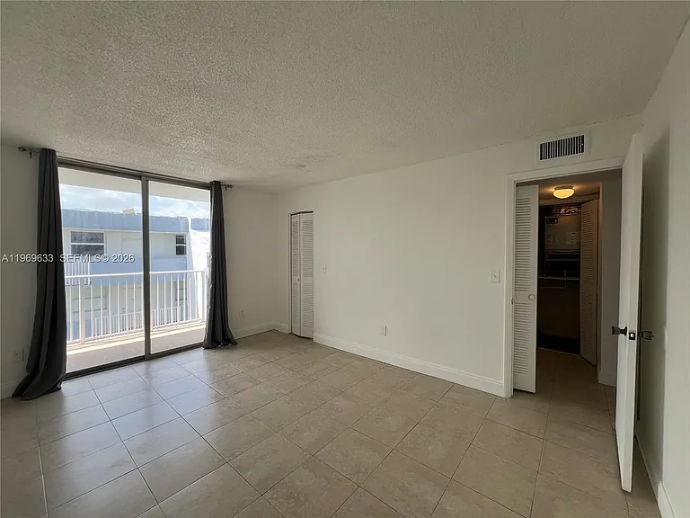 1801 S Treasure Dr #504 — Photo 8