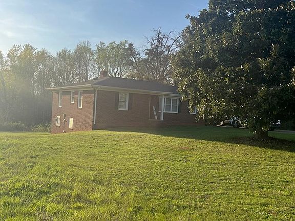 3rd image of 424 Dewberry Rd