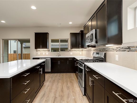 3rd image of 1604 Jefferson Ave #103