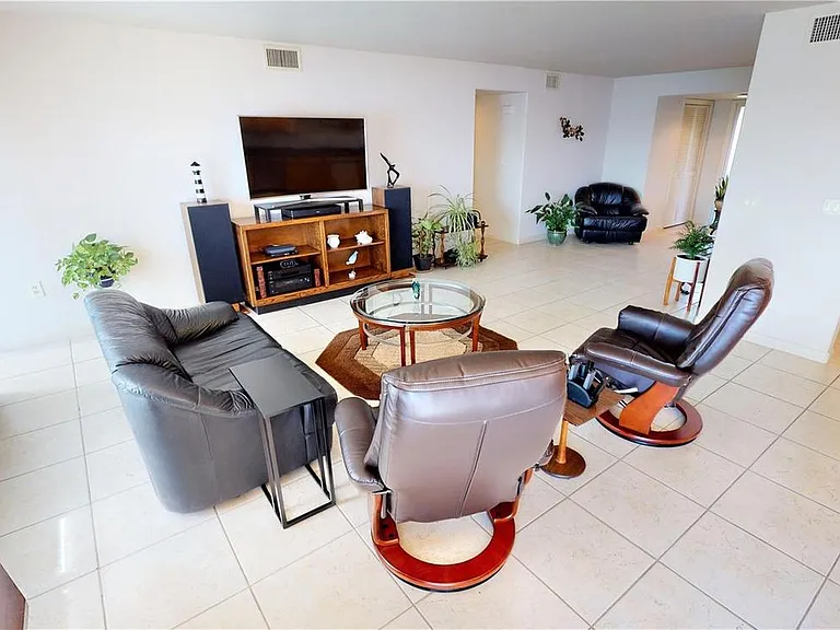 4C Colony Point Dr #4C — Photo 12