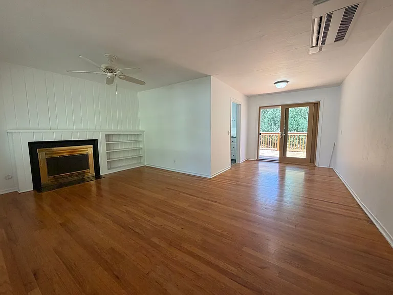 6039 Van Alstine Ave — Photo 17