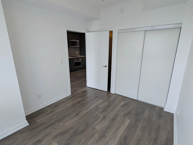 56 Manor Rd E #1711 — Photo 15