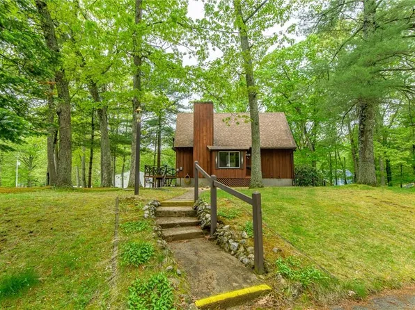 25 James St, Pascoag, RI 02859