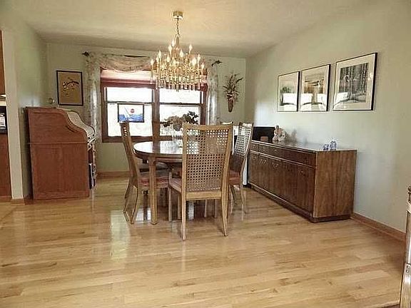 4th image of 92 Haskins Ln N