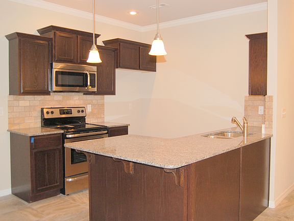 5th image of 330 E Granada St