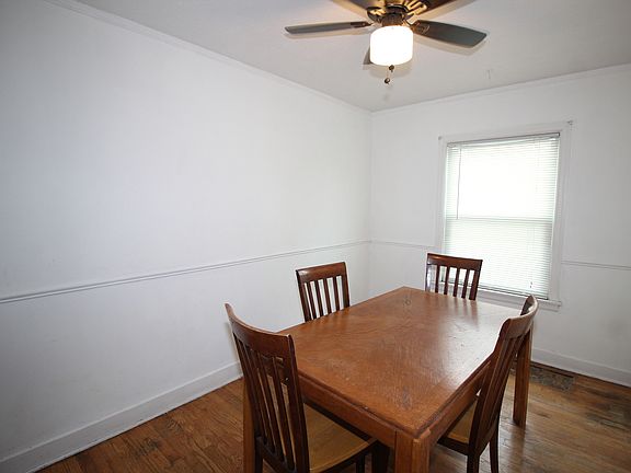 5th image of 10945 S Artesian Ave