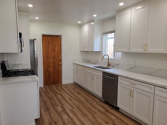 3rd image of 5568 Mary Lane Dr