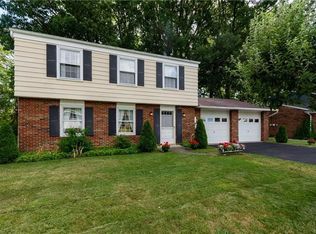 213 Woodbury Dr, Butler, PA