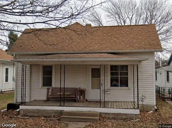 606 S 5th St, Oskaloosa, IA 52577