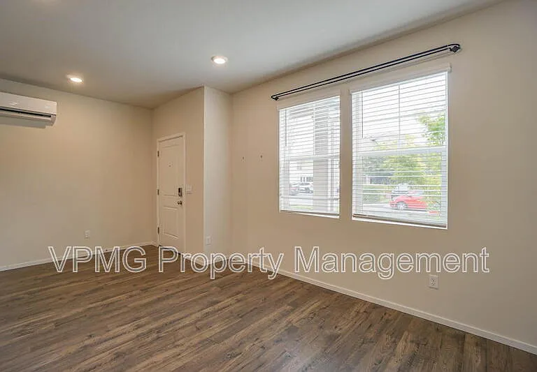 2628 NE 117th Pl — Photo 7