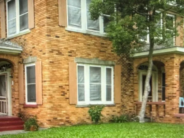 1628 46th St, Galveston, TX 77551